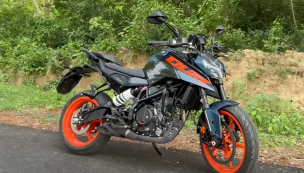 ktm 250 duke 
