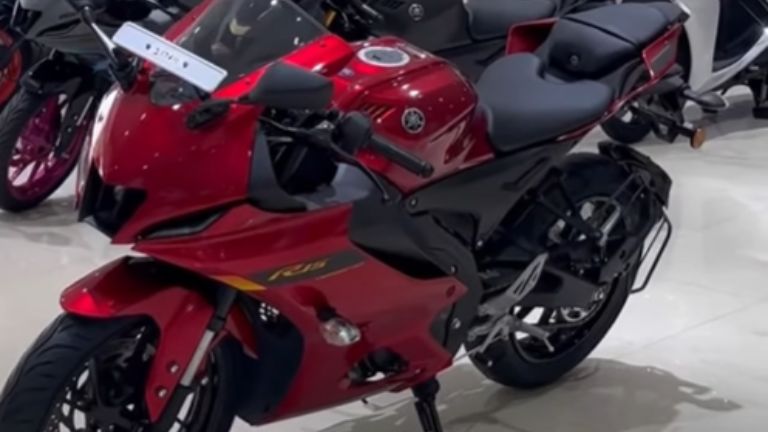 Yamaha R15 V4