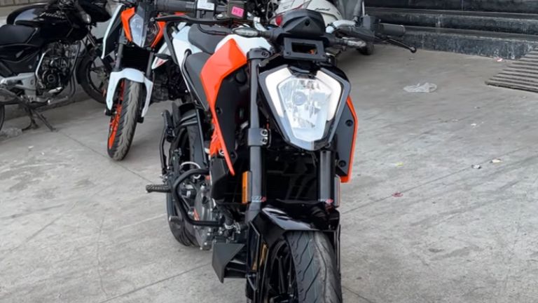 KTM 125 Duke 2024